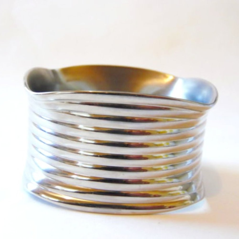 Emma Skye Ribbed High Polished Slip-on Stainless Steel Bracelet